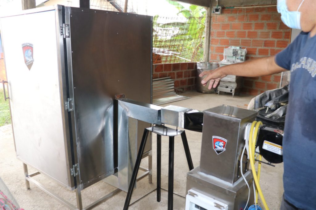Cauca NAR Elvira ahumador La NAR de la Elvira, en Miranda, sigue avanzado en sus proyectos productivos: Porcicultura, piscicultura y ganadería