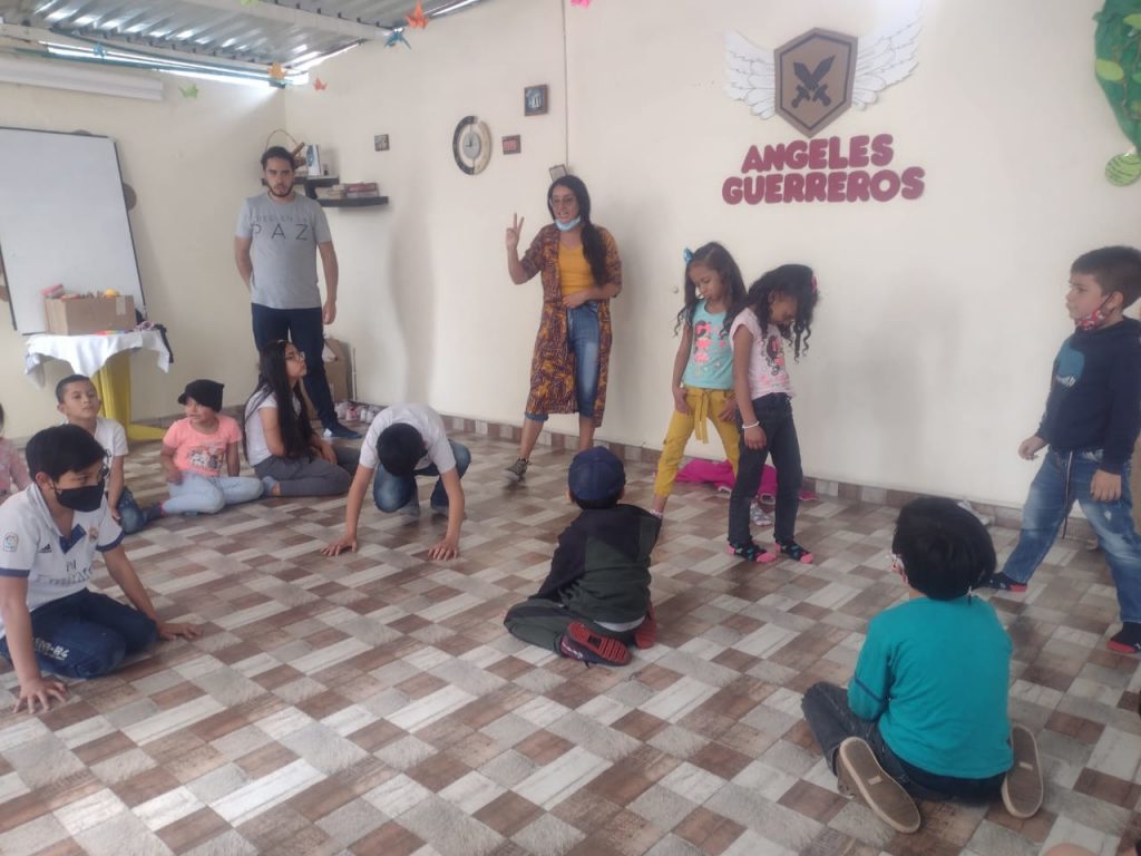 Bogota reunion escuela pensamiento1 Presentación de un módulo de la Escuela de Acción Noviolenta (ESAN) en la localidad de Bosa. Participaron 45 niñas, niños y jóvenes