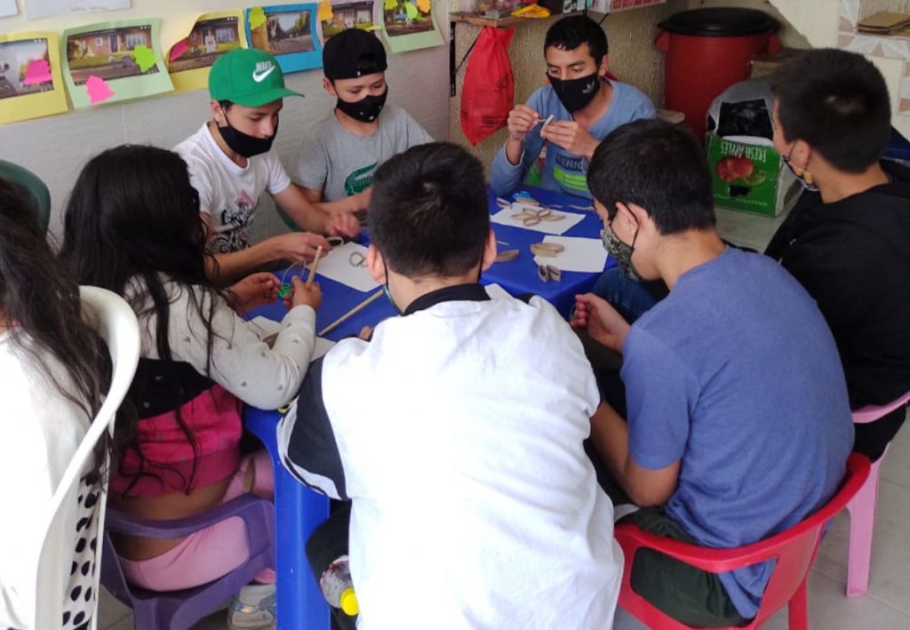 Taller de la ESAN en localidad de Bosa