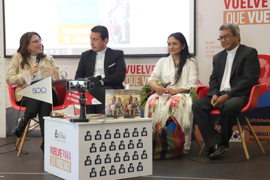 Bogota libro reforma filbo1 Lanzamiento del libro ‘500 Años de la Reforma Protestante. Una mirada al futuro desde el pasado’ en la Feria del Libro de Bogotá