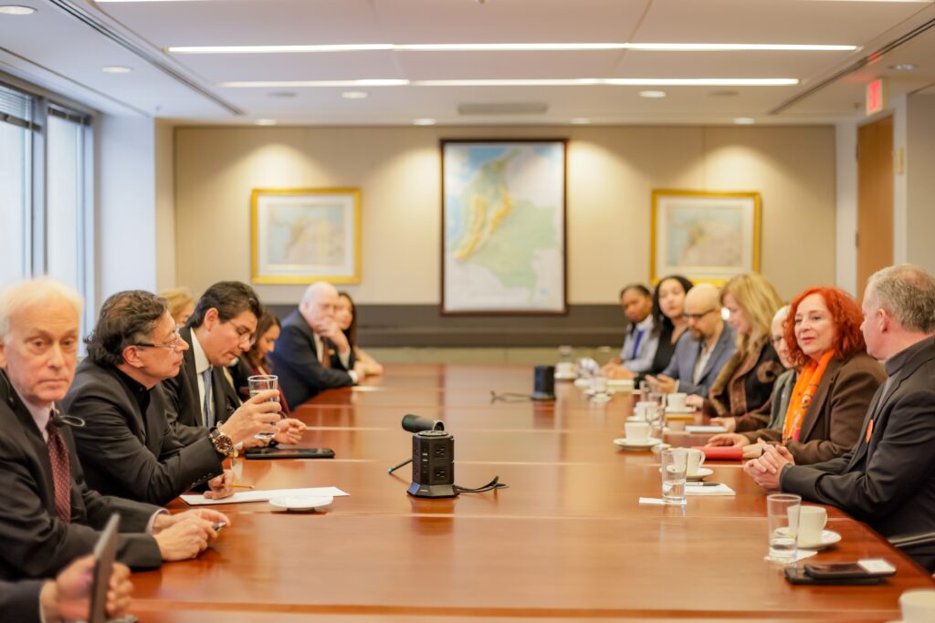 BUCT6R73WFCZFEK4F3UEYOGZP4 Portada